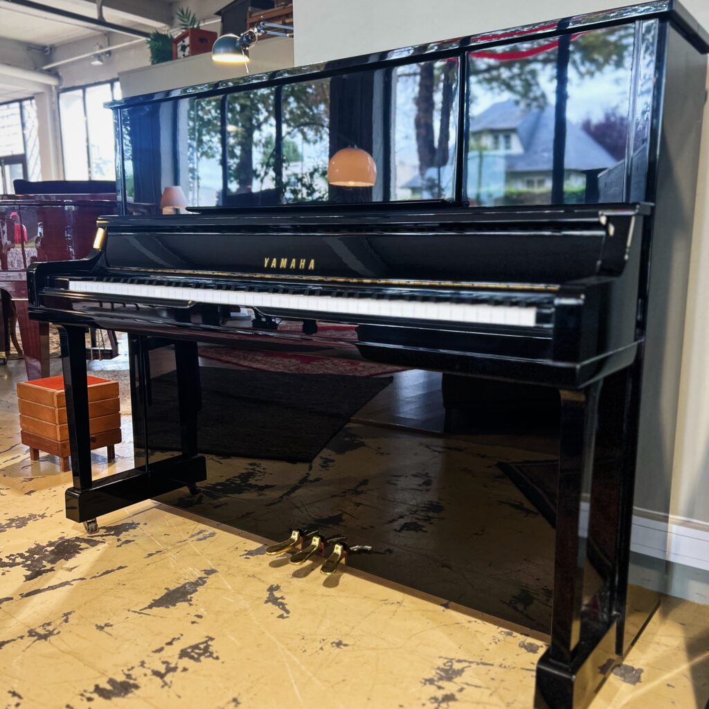 Piano droit Yamaha UX10A Japon occasion Bonnaventure Piano Caen