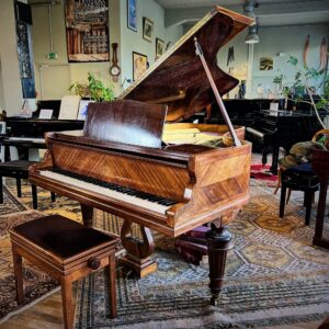 Piano à queue Erard d'occasion à vendre chez Bonnaventure Piano