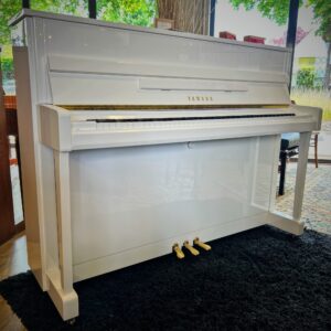 Piano droit blanc d'occasion yamaha modele B2 bonnaventure Caen