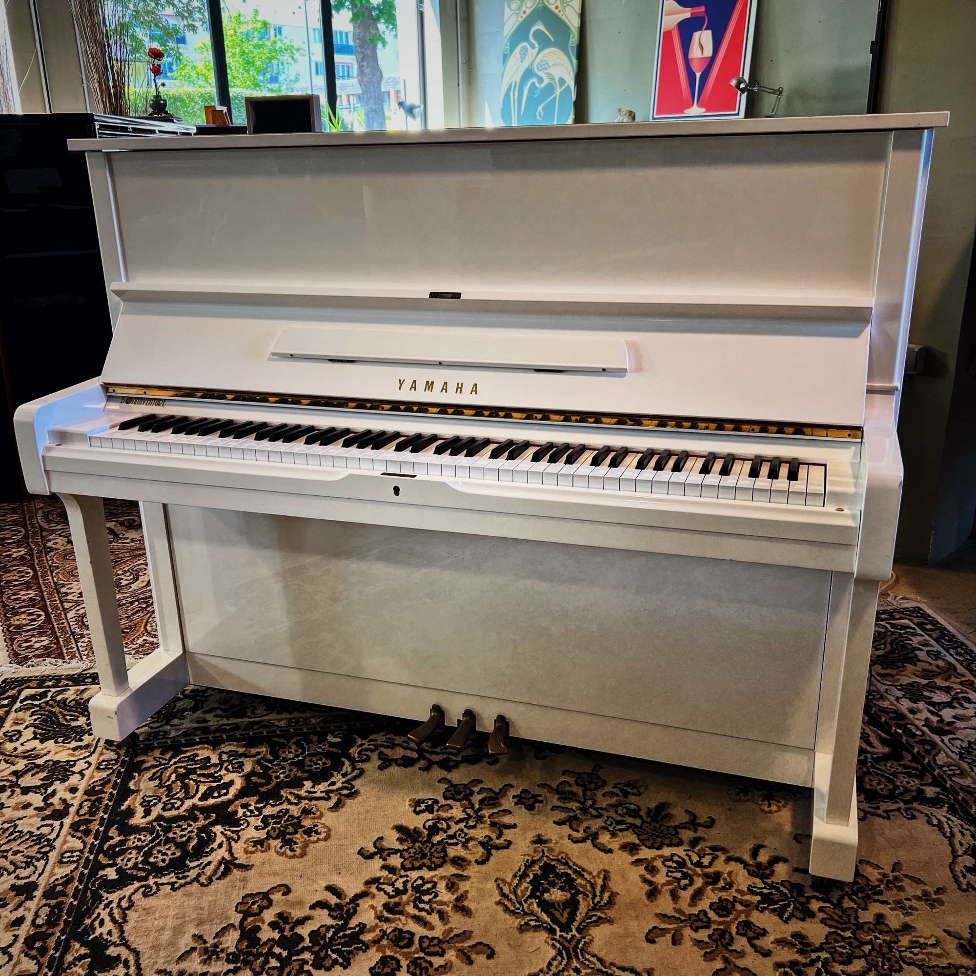 Piano Yamaha d’occasion modèle u1 finition blanc