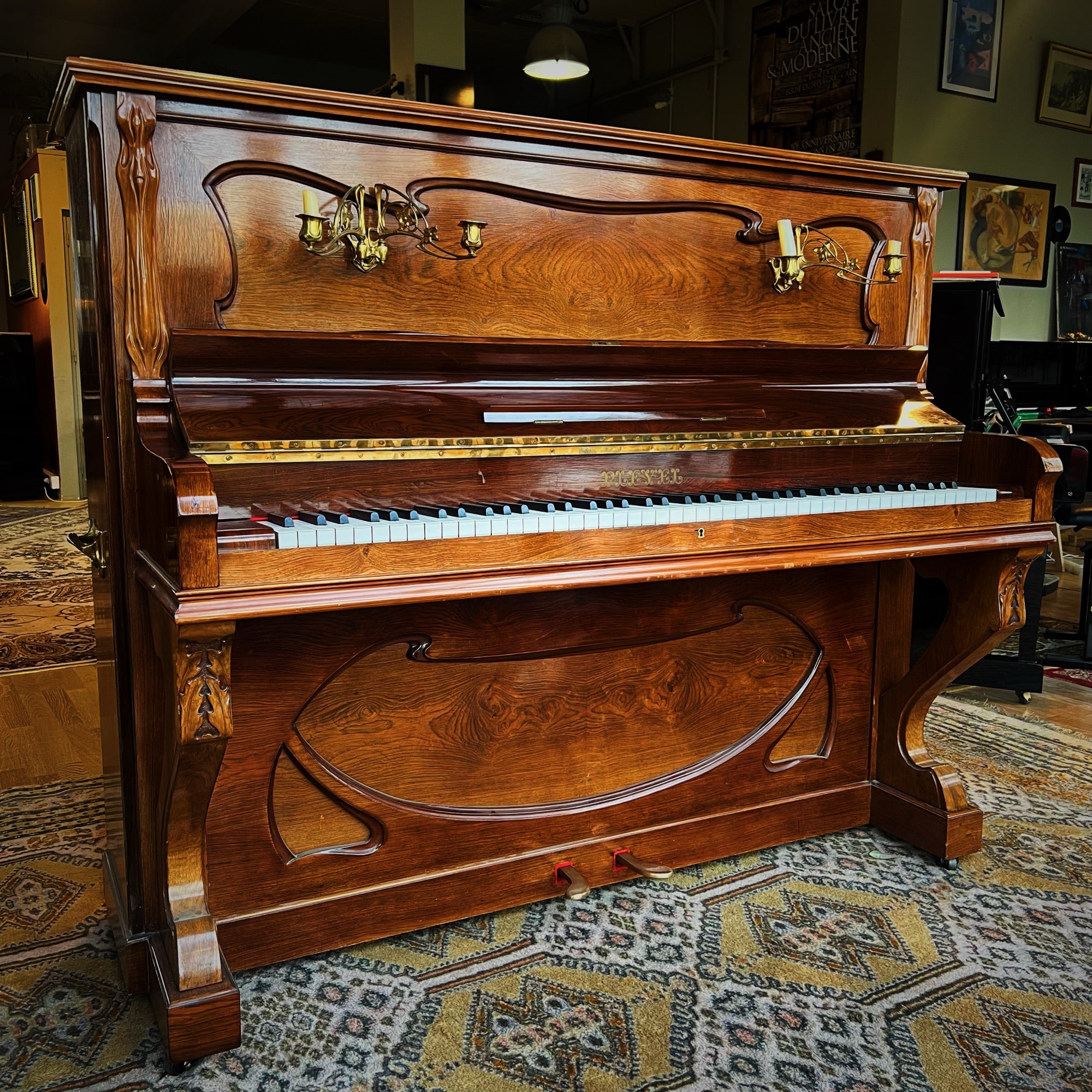 Piano droit Pleyel Modèle 5 de 1919 en palissandre Art déco, restauré en atelier à Caen