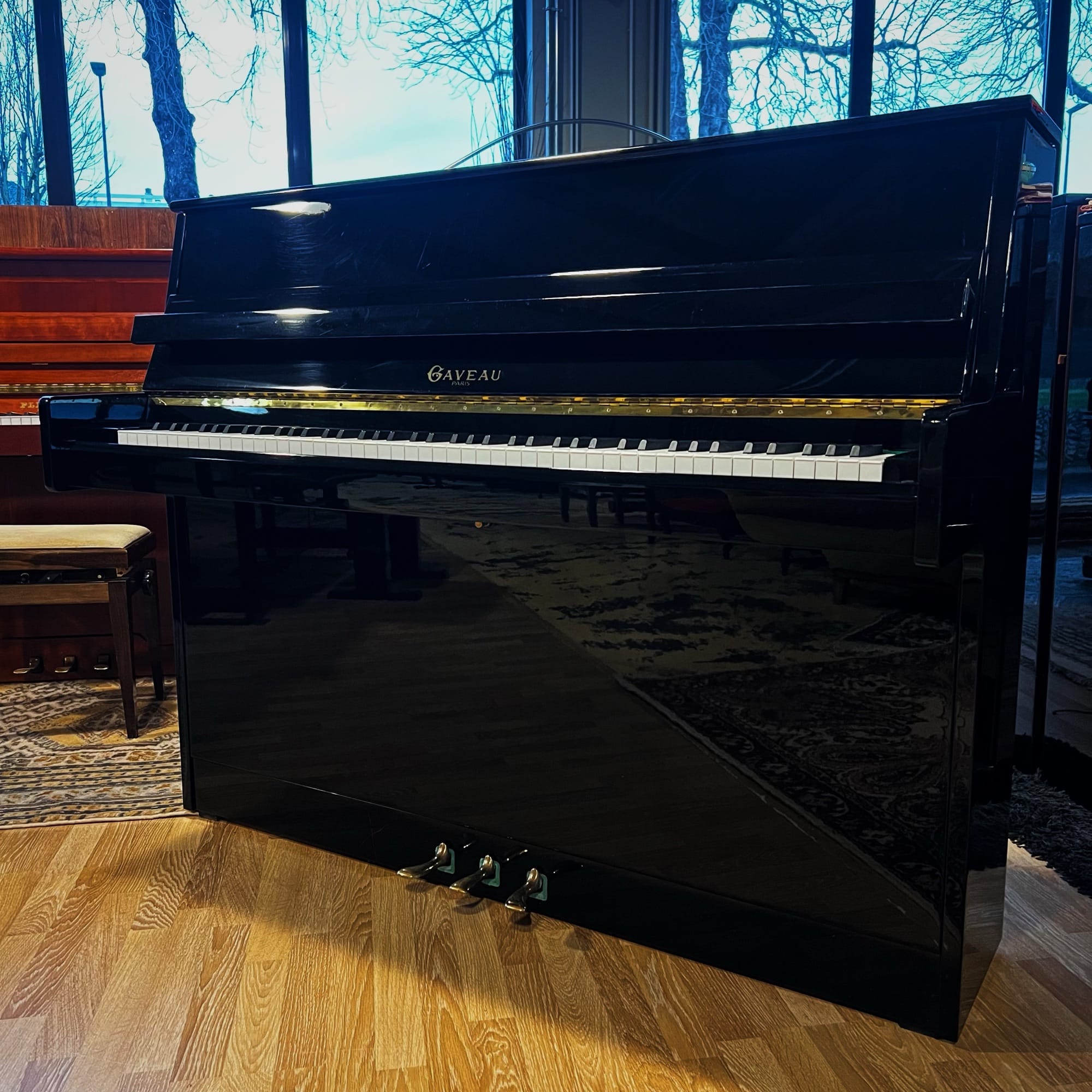 Piano droit Gaveau Arpège 117 d’occasion noir brillant, fabrication française 2001, mécanique Renner, préparé à l’atelier Bonnaventure Piano à Caen